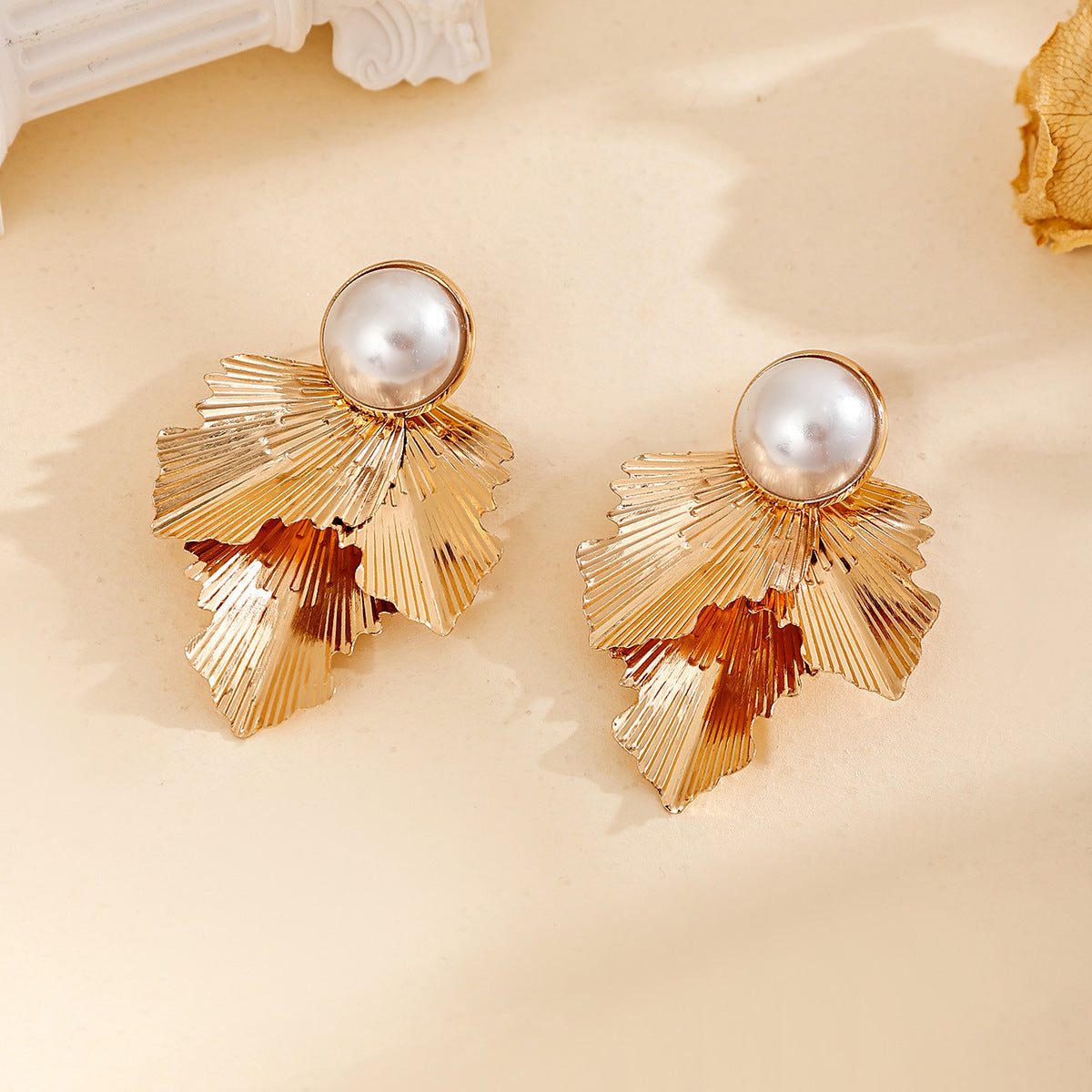 Textured Pearl Stud Earrings Fan-shaped Alloy Female My Store