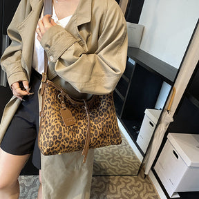 Women's Popular Leopard Print Large Capacity Shoulder Messenger Bag My Store