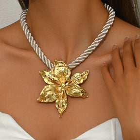 Flower Necklace Female Exaggerated Three-dimensional Flower Design My Store